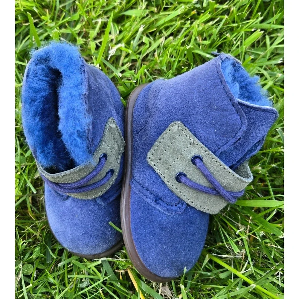UGG Baby Sneaker Boots Lavender‎ Blue Leather Size Small 0-6month Infant